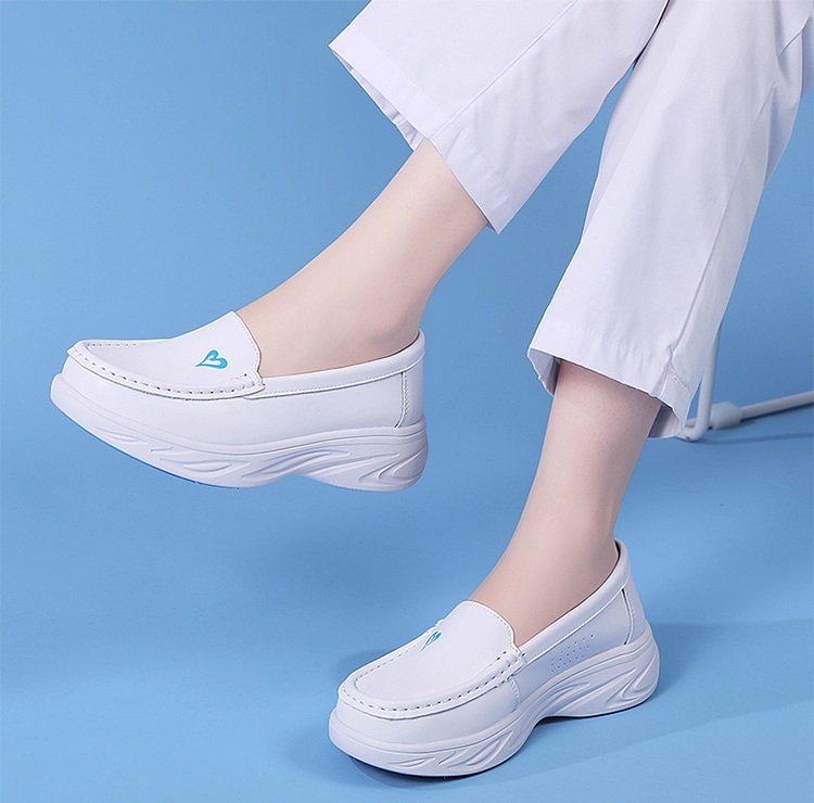 Wholesale Women's Scrubs Shoes White Nurse Shoes with Round Toe Comfortable Anti-slip Work Shoe for Hospital Daily Wear