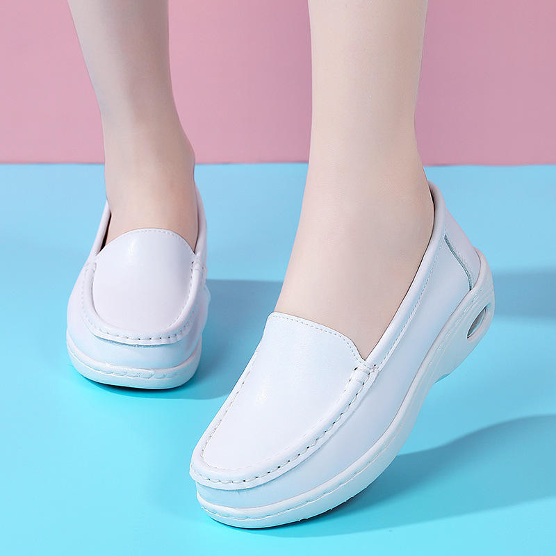 Wholesale Women's Scrubs Shoes for Hospital White Nurse Shoes with Round Toe Comfortable Anti-slip Work Shoe Daily Wear