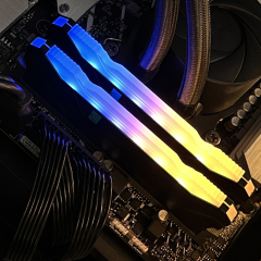 RGB DDR4メモリ