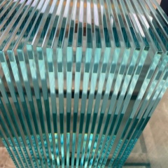 超透明低鉄強化ガラス