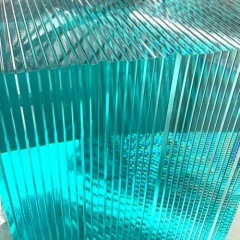 超透明低鉄強化ガラス