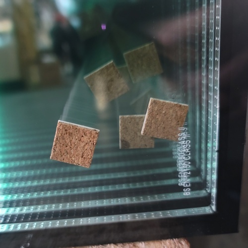 Двери из теплоизолированного стекла