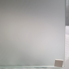 Säuregeätztes Glas