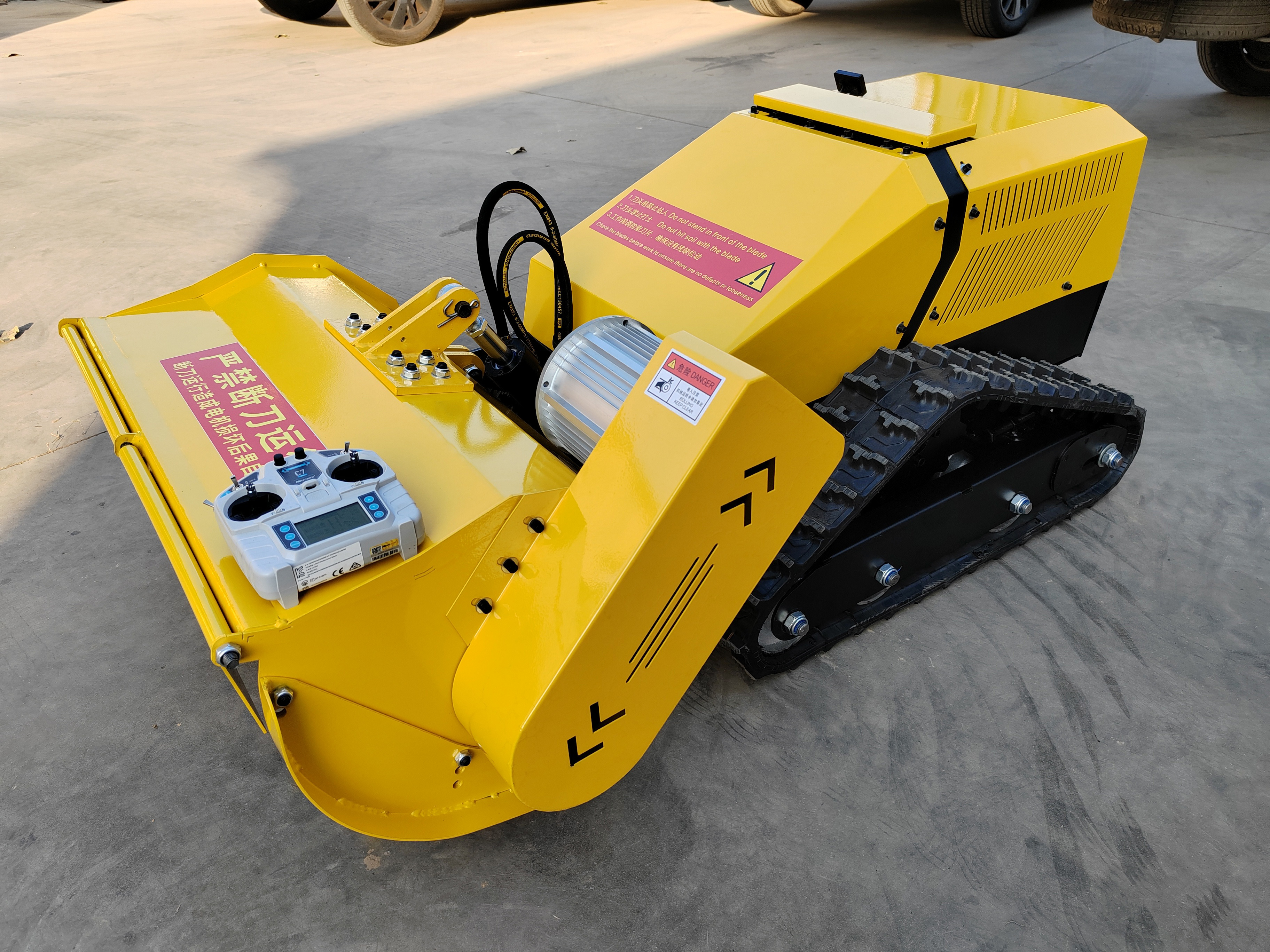 All-terrain Automatic Remote-controlled Lawn Mower
