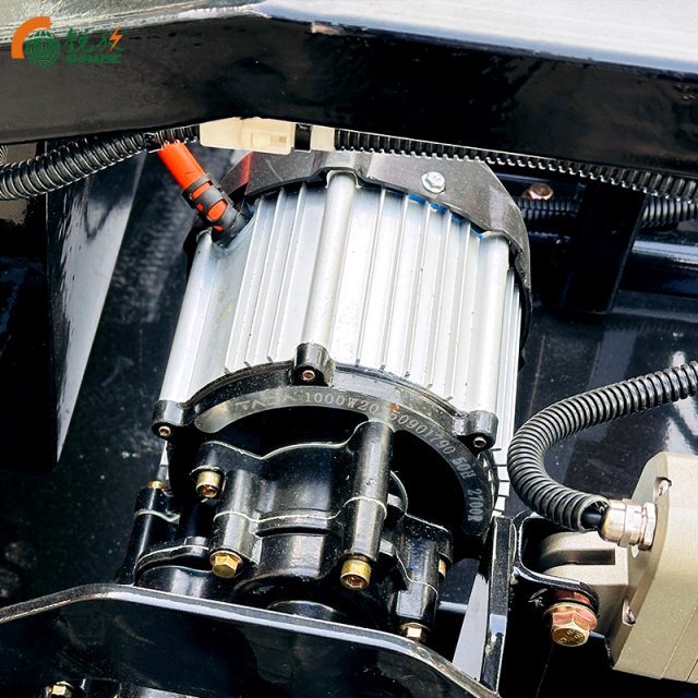 Remote Controlled Tracked Mulcher Multifunction Made in China Grass Cordless Electric Lawn Mower With Battery