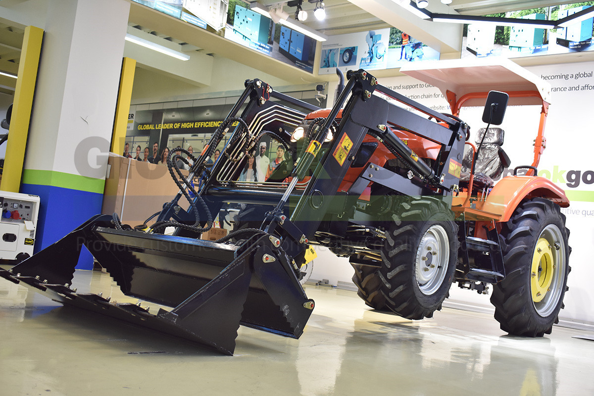 Japan Yanmar Technology Multi-functional Tractor with loader, Power: 40HP, 4x4 four-wheel drive, High configuration