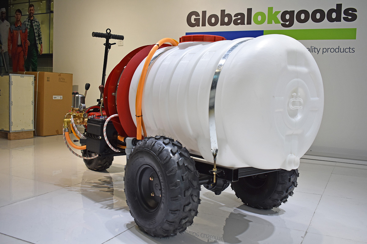 Professional and efficient insecticide sterilizer for killing germs,locusts and insects, suitable for orchards, agricultural planting, Diesel engine