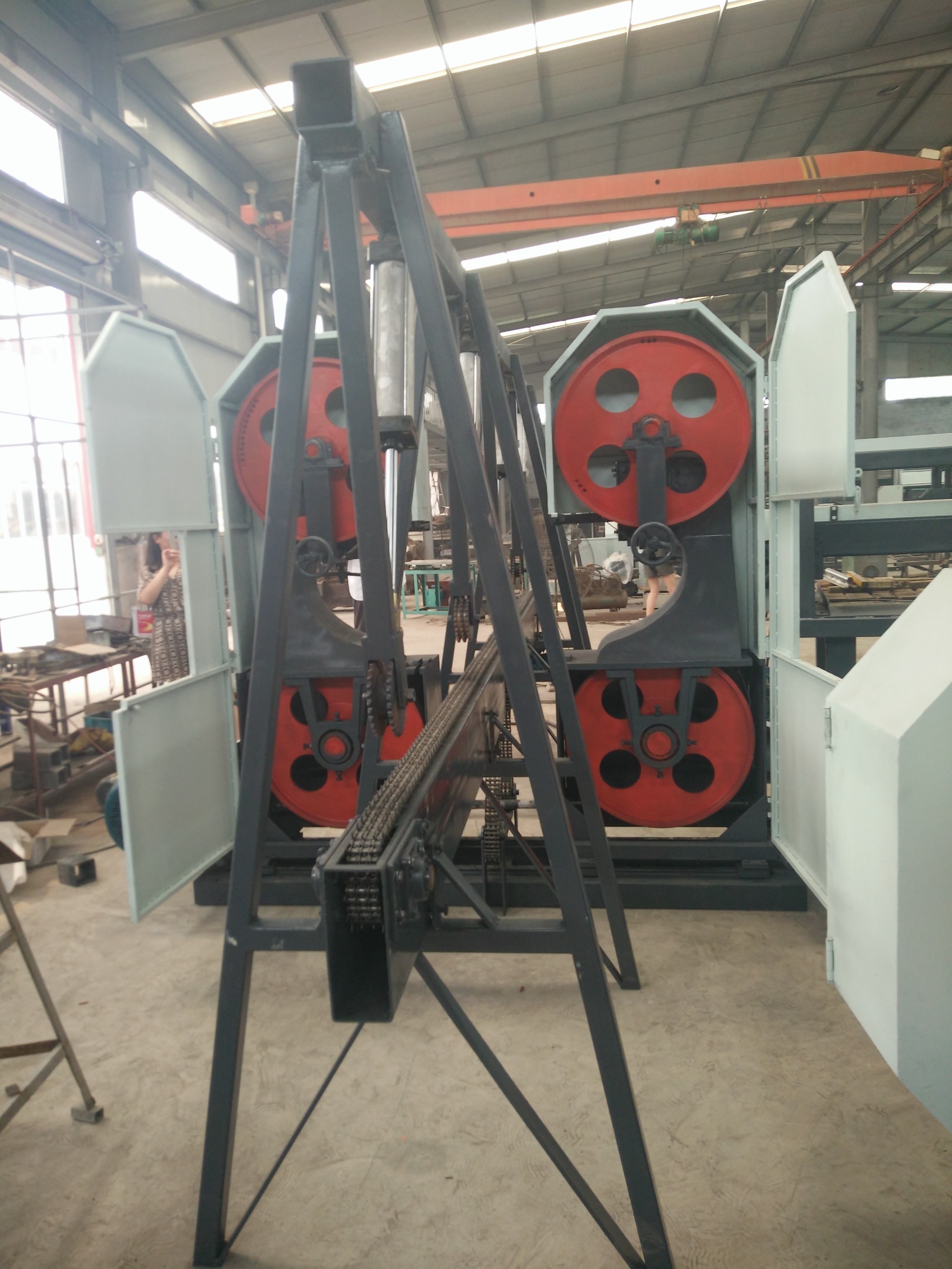 Twin vertical log cutting bandsaw mill