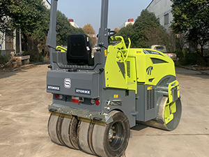 Ride on road roller ST3500