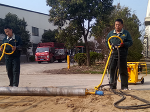 Permeable concrete paving and leveling machine ST-06
