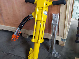 Hydraulic breaker