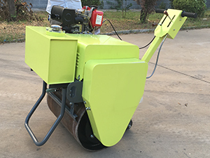 Ride on road roller SVH30