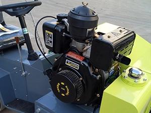 Ride on road roller SVH70