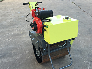 Ride on road roller SVH30