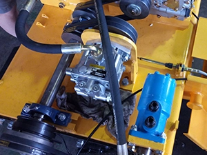 Ride on road roller SVH700