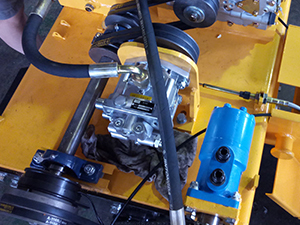 Ride on road roller SVH700