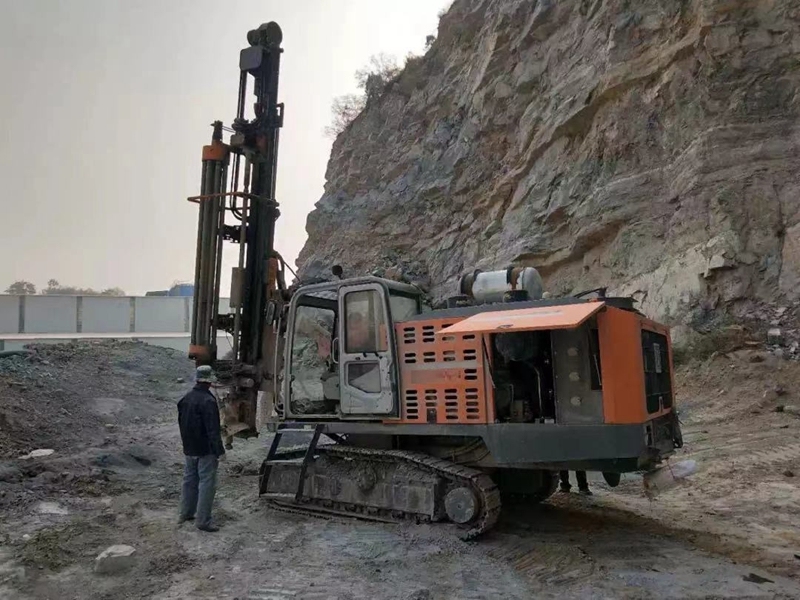 HW453A  all terrain heavy duty crawler compressor combined drilling machine