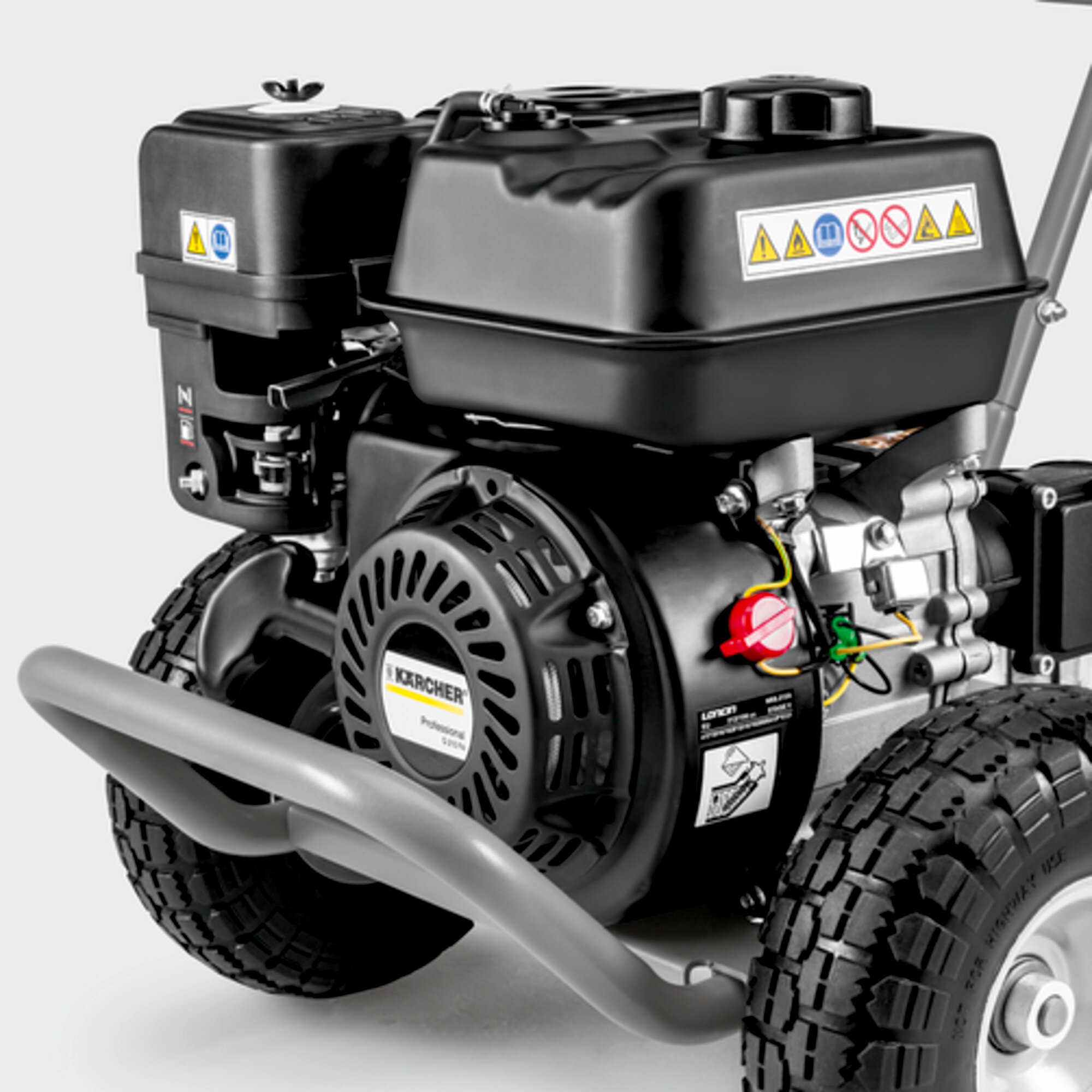 KÄRCHER High-pressure washer HD 6/15 G Classic Compact and mobile HD 6/15 G Classic cold water high-pressure cleaner with petrol engine and robust crankshaft pump. Ideally suited for municipalities, construction and handicraft.