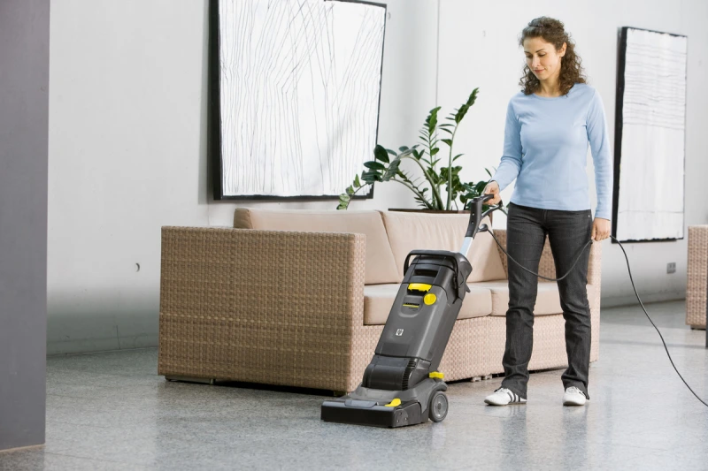 KÄRCHER Scrubber drier BR 30/4 C Ep scrubber drier is light and compact – weighing only 11.5 kg, this highly innovative and powerful vacuum is ideal for cleaning hard surfaces from 20 to 200 m² as the perfect alternative to manual cleaning.