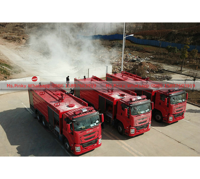 6x4 ISUZU GIGA Water Foam Dry Powder Fire Truck
