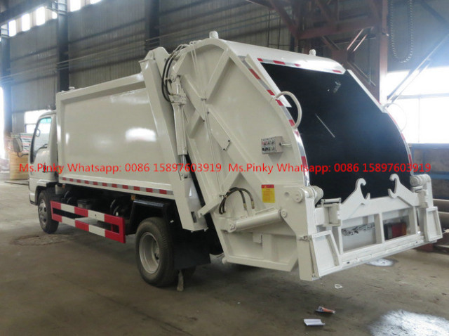 Small Light ISUZU Compactor Garbage Truck 6000Liters