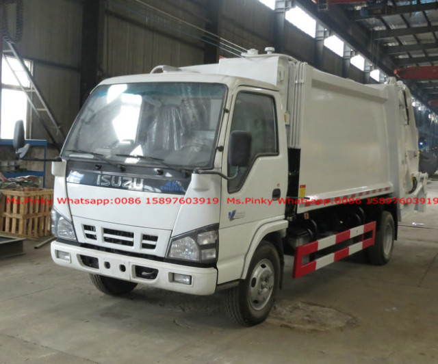 Small Light ISUZU Compactor Garbage Truck 6000Liters