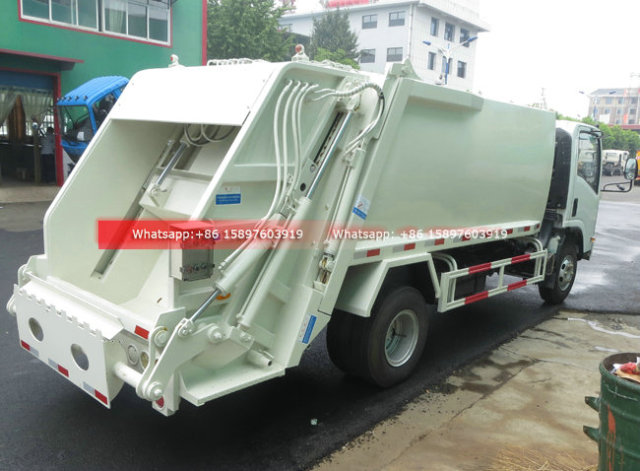 8000Liters ISUZU ELF Compactor Garbage Truck