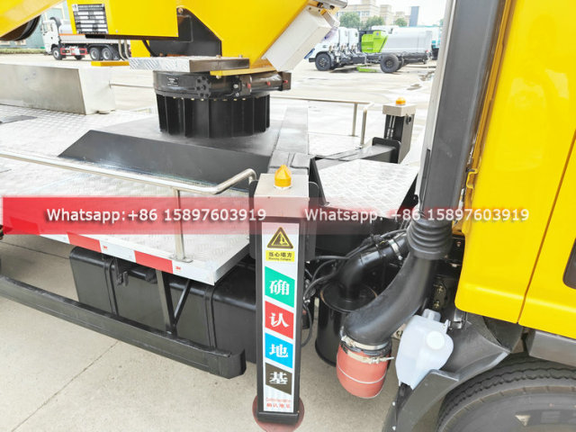 ISUZU KV100 Bucket Aerial Work Platform Truck 28 meters