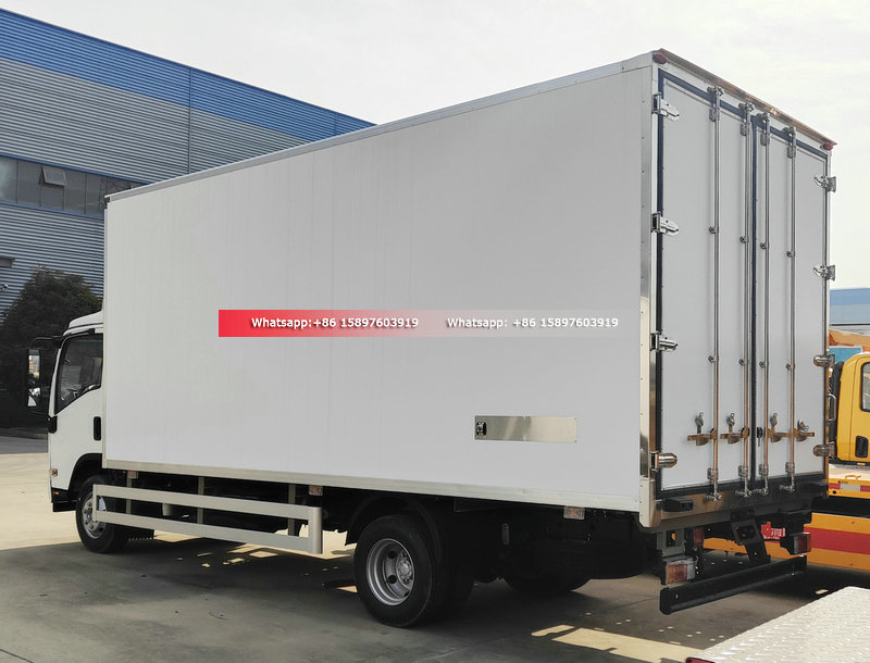 ISUZU KV100 Freezer Truck 5.3 m Cold Van Body Truck With Carrier Refrigerator Units