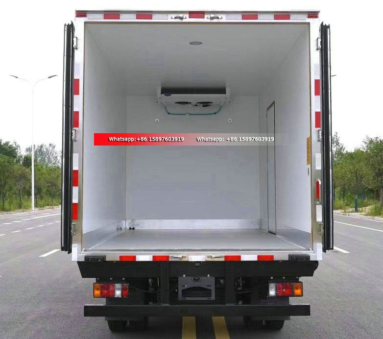 ISUZU KV100 Freezer Truck 5.3 m Cold Van Body Truck With Carrier Refrigerator Units