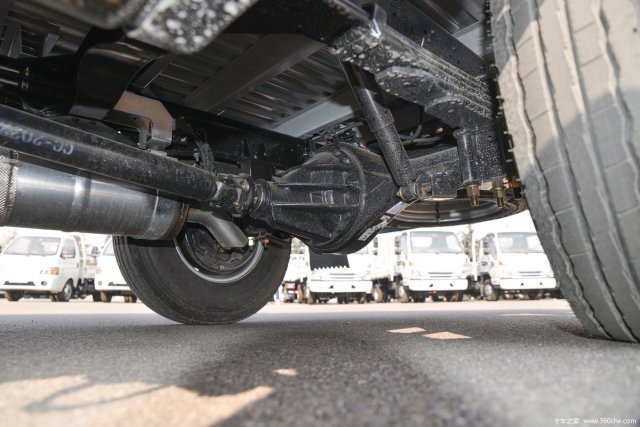 Mini ISUZU ELF100P Double Cabin 4x2 drive in short base Cargo Truck