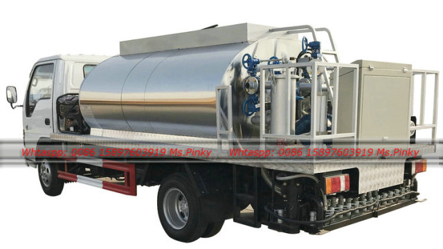 ISUZU NKR 4KB asphalt distributor truck 4000Liters