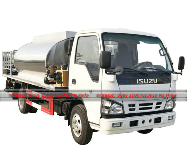 ISUZU NKR 4KB asphalt distributor truck 4000Liters