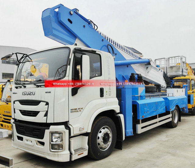 6Wheels ISUZU GIGA 4X 205HP High Altitude Operation Truck 45m Telescopic Booms
