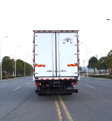 6Wheels Brand New ISUZU GIGA 4X 205HP Refrigerated Truck 45m3 Cooking Room 7.6m With Thermo King Cooling Unit