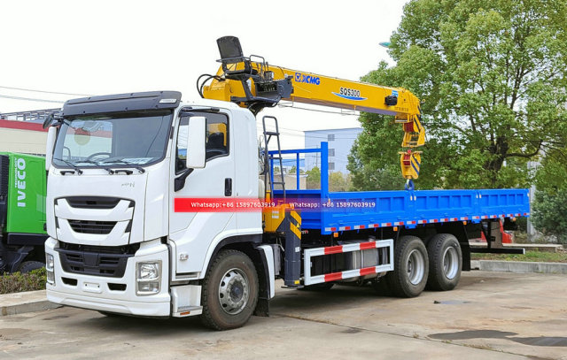 10Wheels ISUZU GIGA Truck Mounted With 12 Tons Crane XCMG SQS300