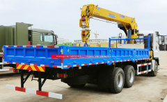 10Wheels ISUZU GIGA Truck Mounted With 12 Tons Crane XCMG SQS300