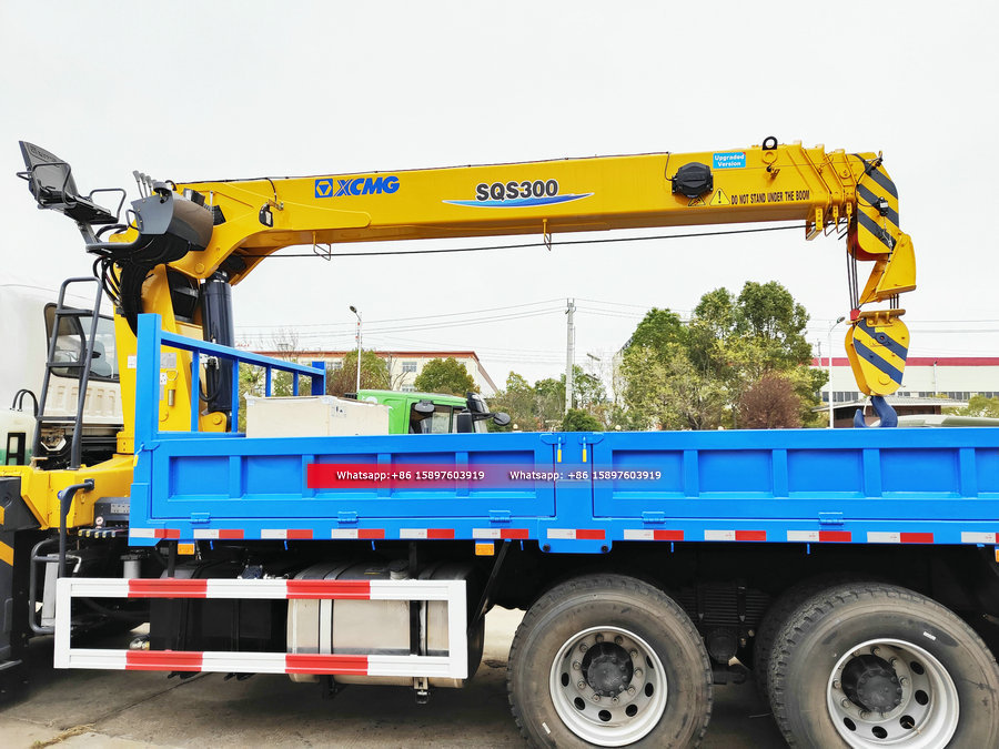 10Wheels ISUZU GIGA Truck Mounted With 12 Tons Crane XCMG SQS300