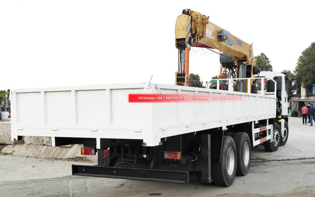 12Wheels ISUZU VC66 GIGA Cargo Truck Mounted With Crane XCMG 16000KGS Loading Capacity SPS400