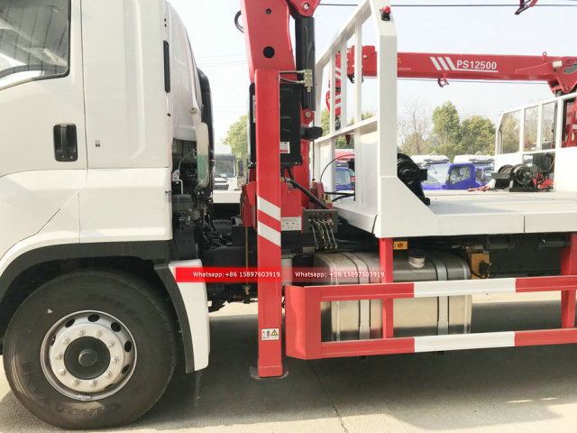 6x4 ISUZU GIGA Flatbed Truck Mounted With Crane and Rear Ladder