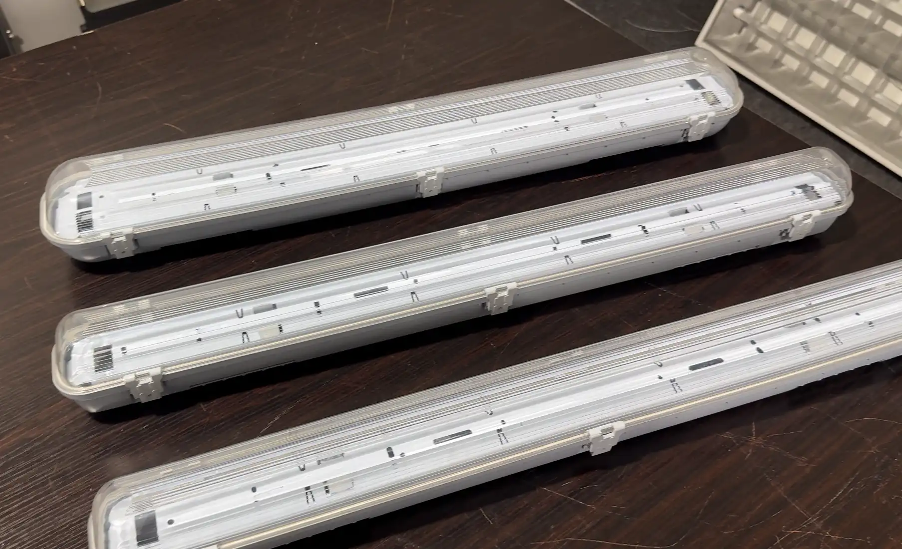 Replaceable ORMT-5LED tube inside the Tri-Proof fixture