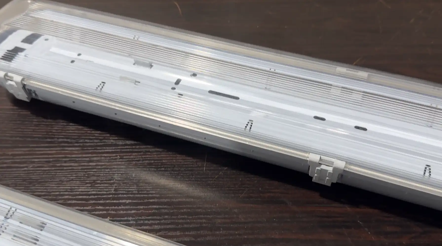Polycarbonate housing detail of the LED Water-proof Light