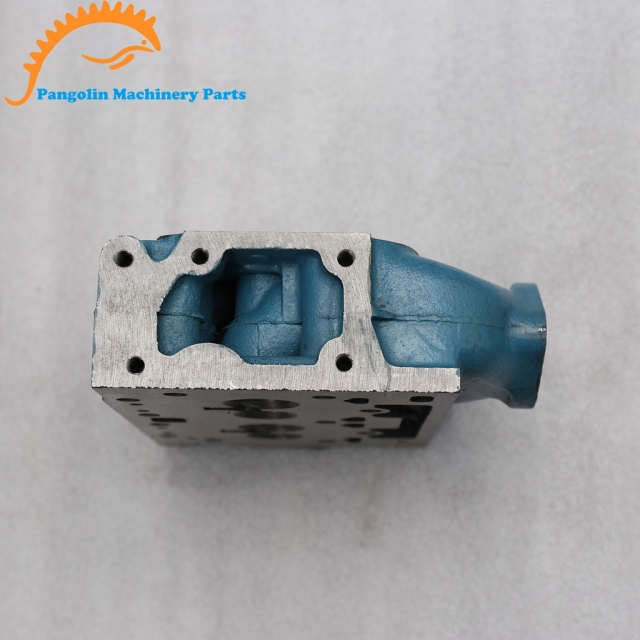 Engine Part 15231-03200 B6000 Cylinder Head for Kubota Tractors,Pangolin Parts