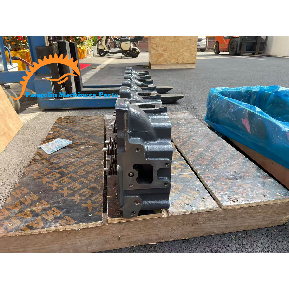 CSJHPSS D8K Diesel Engine Cylinder Head  24305671 Bared and Assembly Factory Price for Volvo,Pangolin Parts