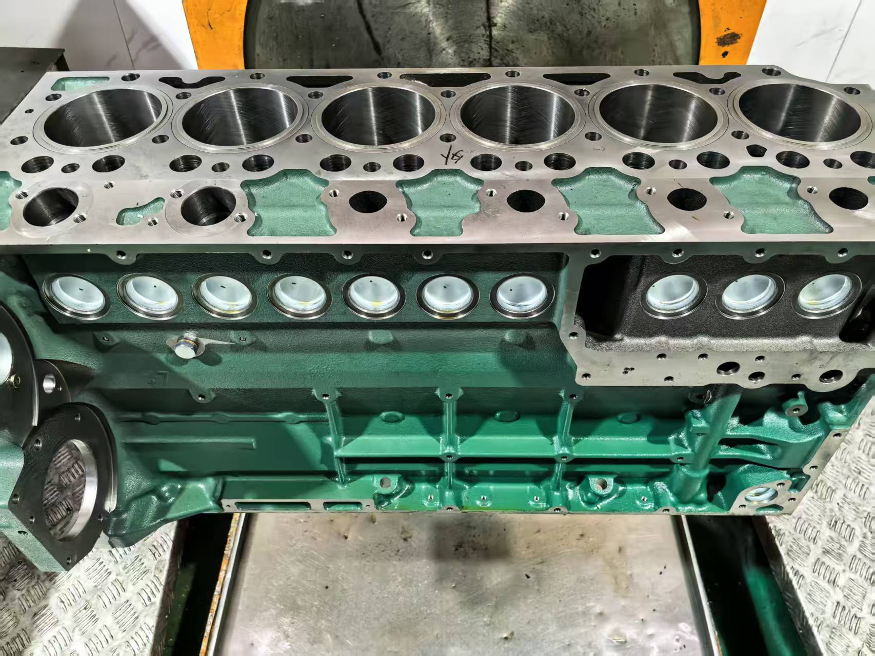 CSJHPSS Excavator Engine Accessories New D6E D7E Diesel Engine Assembly for Volvo,Pangolin Parts