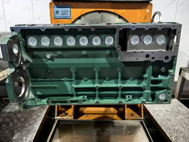 CSJHPSS Excavator Engine Accessories New D6E D7E Diesel Engine Assembly for Volvo,Pangolin Parts