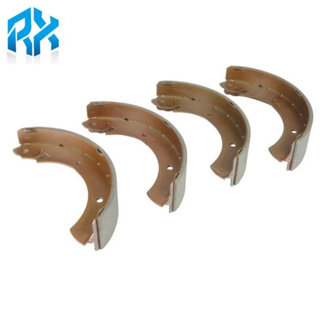Rear brake Shoe lining kit BRAKE SHOES REAR 58305-44A40 58305-44A00 58305-44A10 For HYUNDAi GRACE H100 VAN
