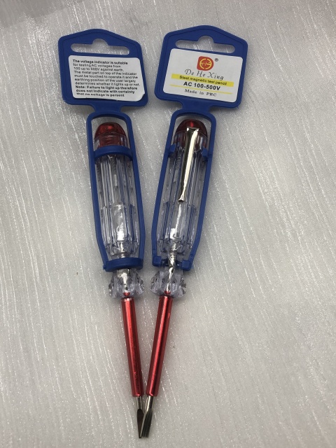 Clip-On Voltage Tester Pen – Non-Contact Detection with LED