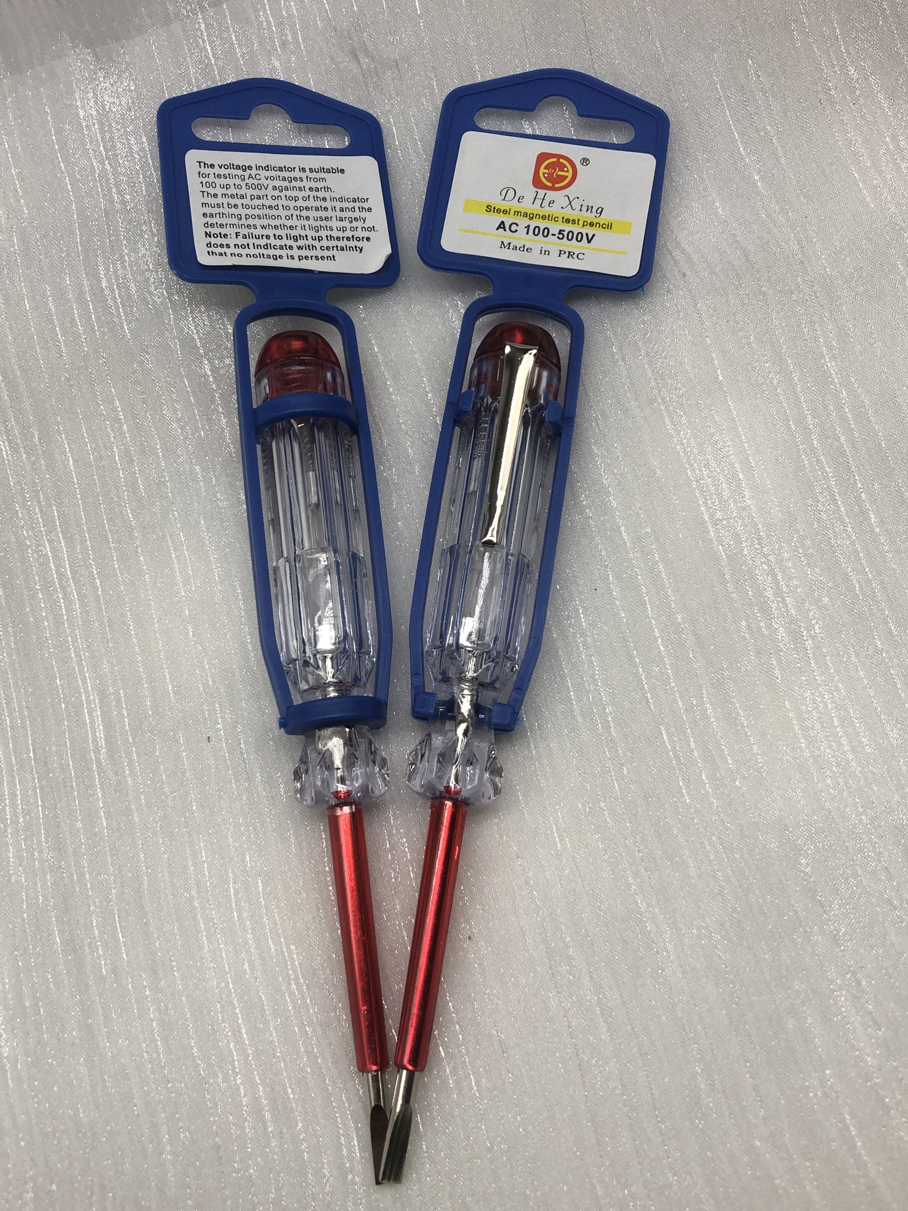 Clip-On Voltage Tester Pen – Non-Contact Detection with LED