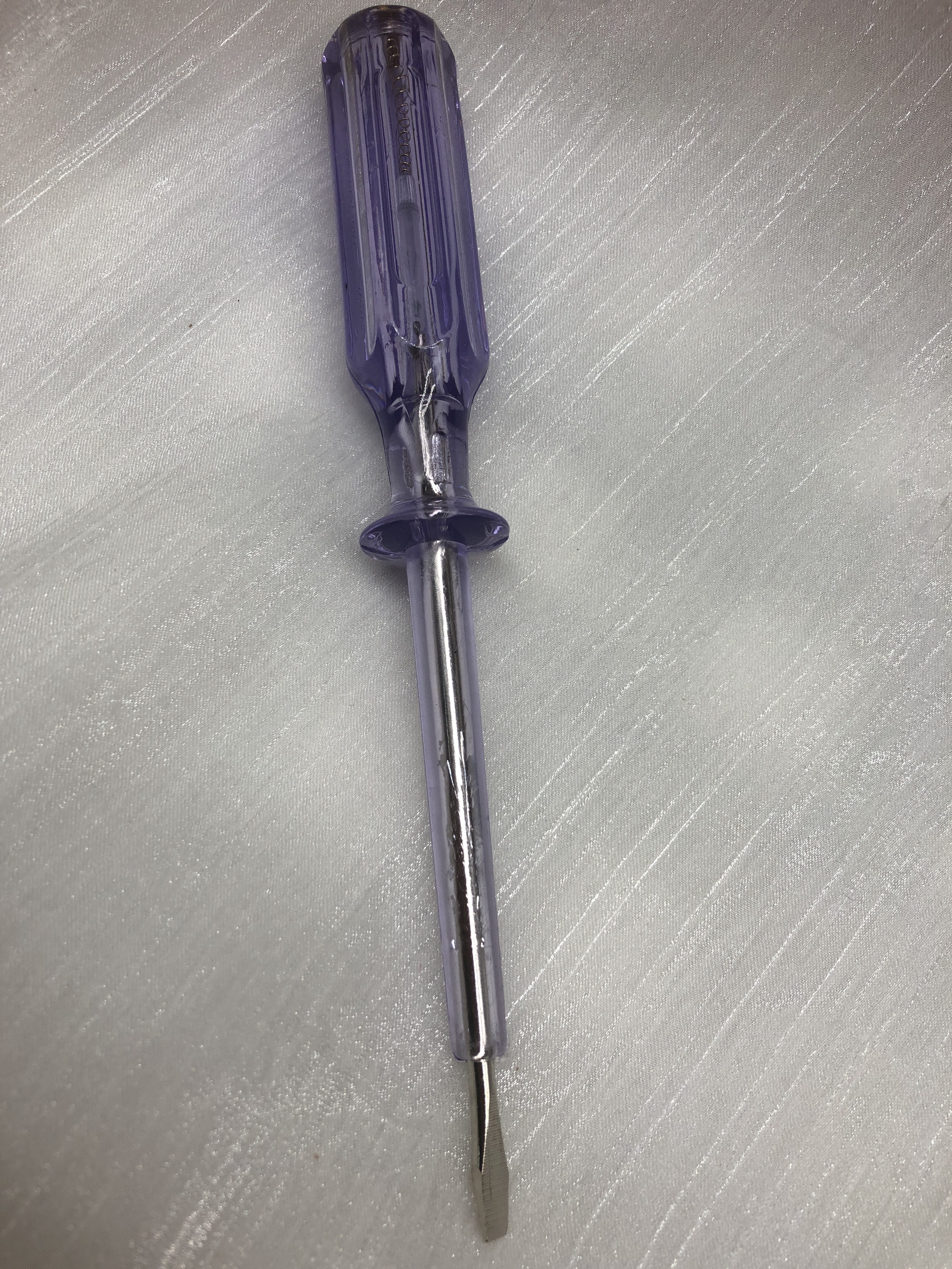 Two different sizes and lengths of electrician's tester leads will produce a red LED light but no sound